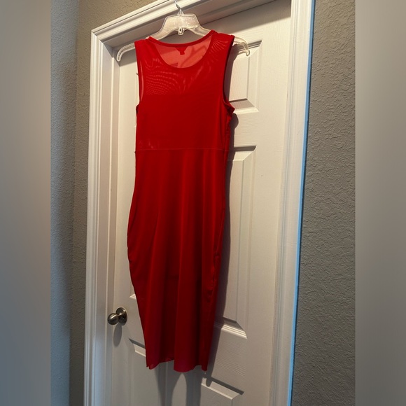 Red Guess mesh cutout bodycon midi dress. Size medium. EUC. - Picture 4 of 11